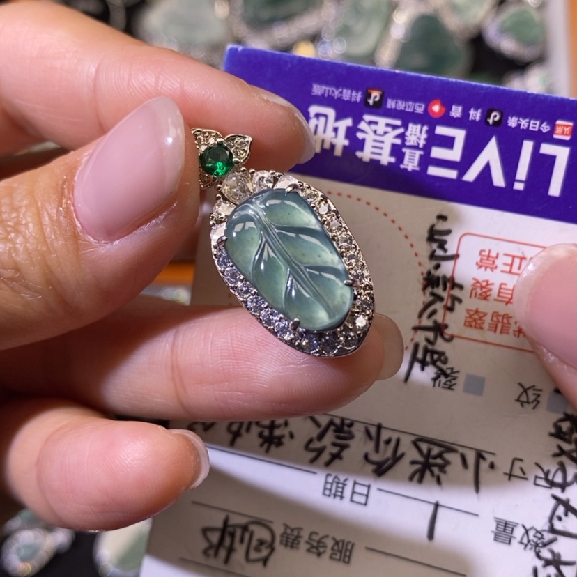 【闪购商品】翡翠颈饰未镶嵌天然