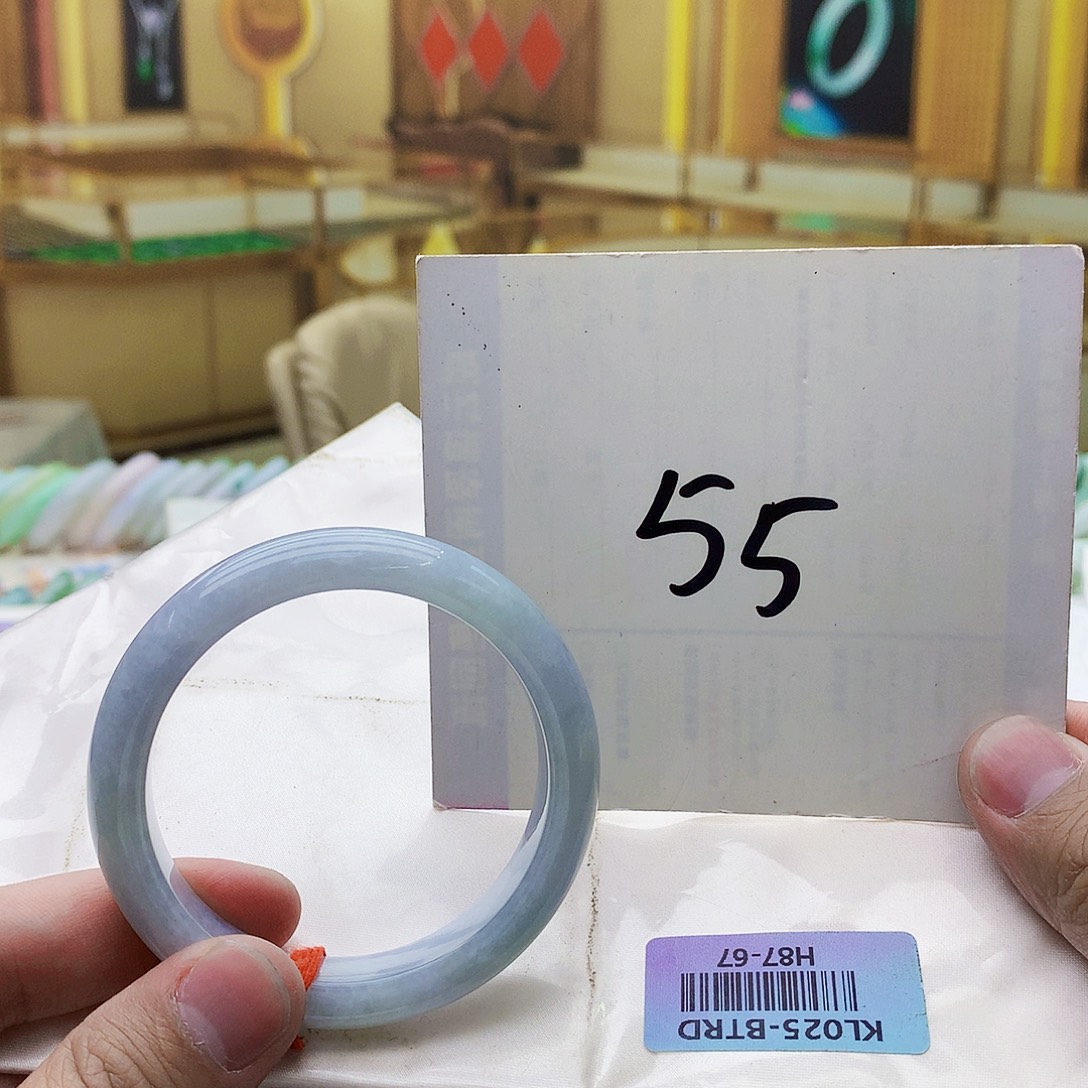 翡翠未镶嵌手镯gghchggh