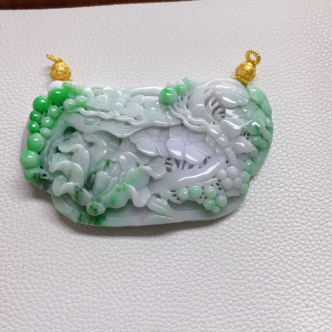 翡翠未镶嵌颈饰吊坠