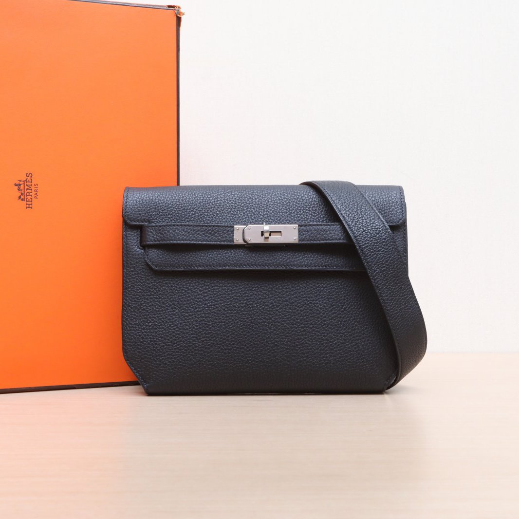 95新 Hermes/爱马仕 【小花Han】Kelly Depeches手包黑 Tg皮 Y刻 包