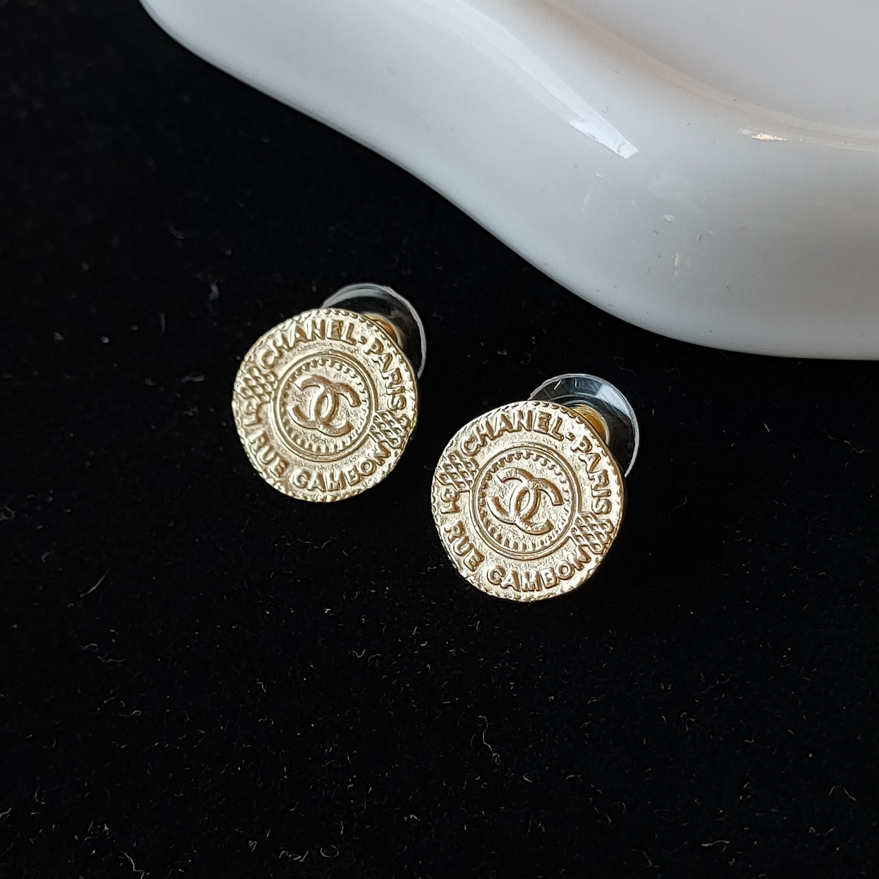 95新 Chanel/香奈儿 Azul-16V浅金色双C金币耳钉48869