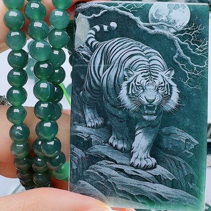 翡翠未镶嵌颈饰多样性发其一