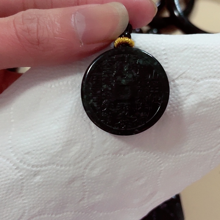 翡翠颈饰未镶嵌翡翠L