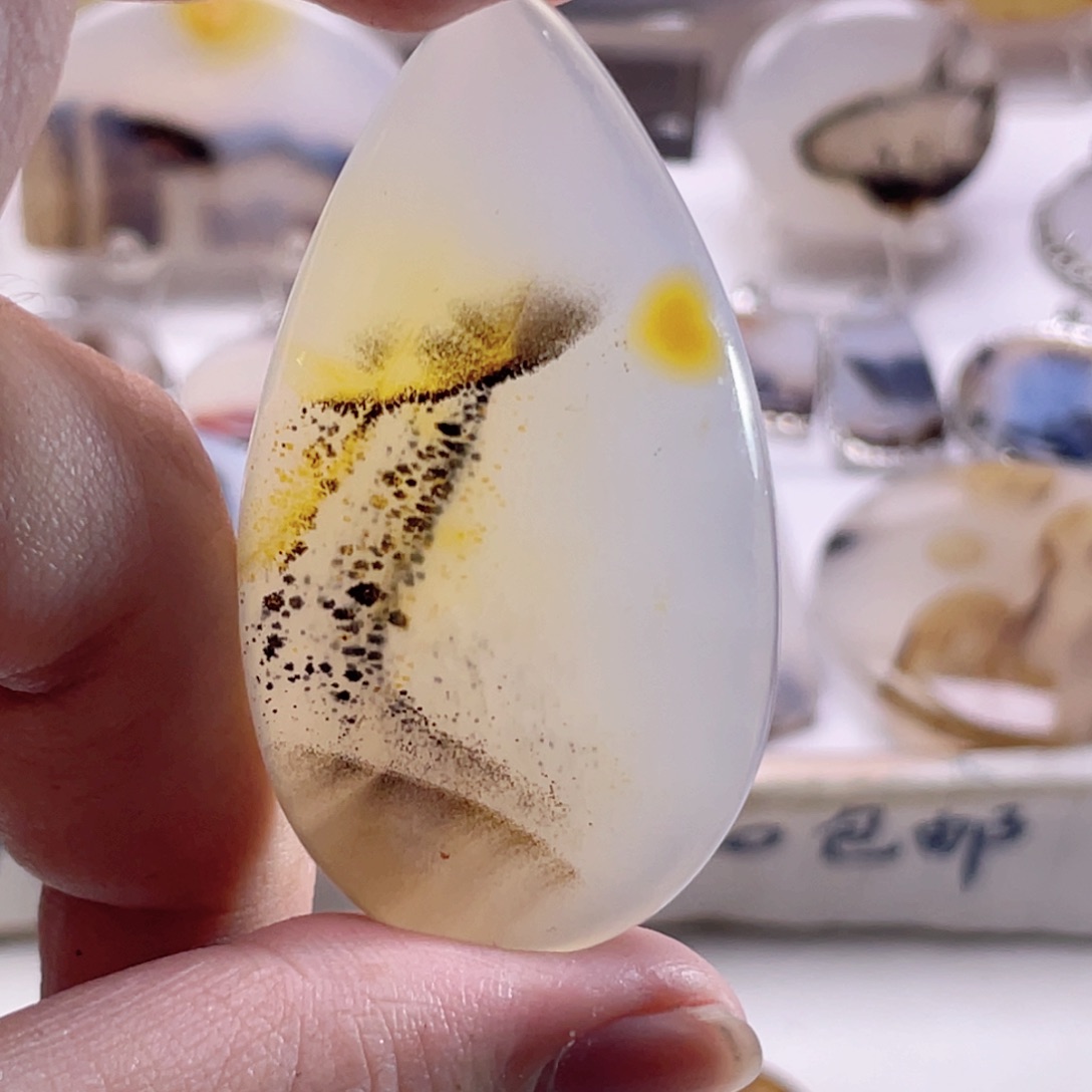 玛瑙/玉髓未镶嵌珠宝奇石