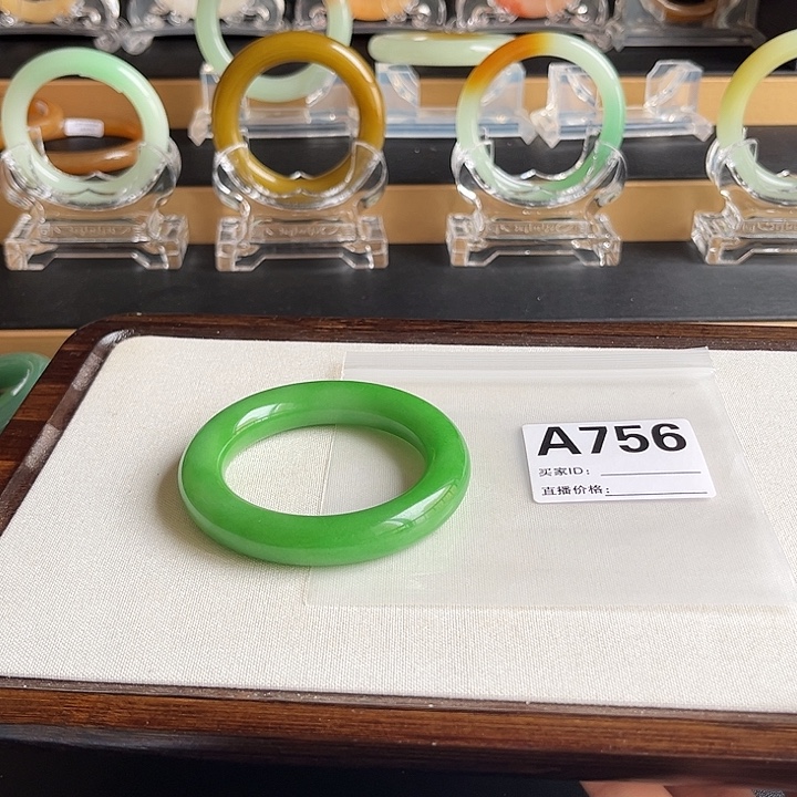 请***士非金属时尚东陵手镯756