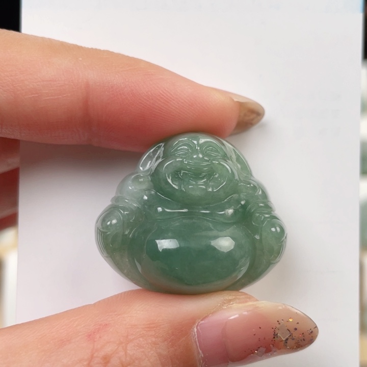 翡翠颈饰未镶嵌佛公