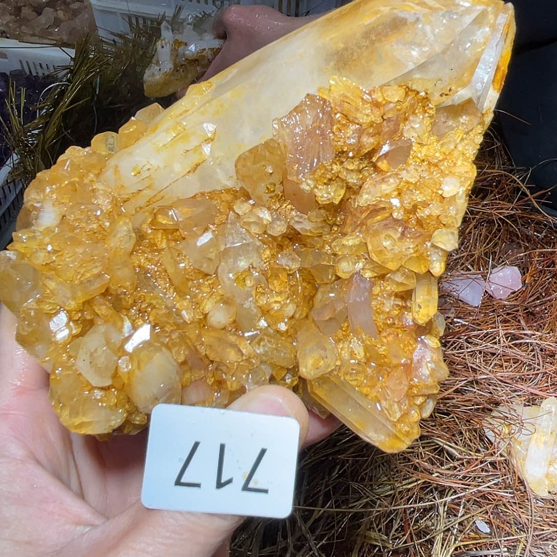 水晶摆件……未镶嵌