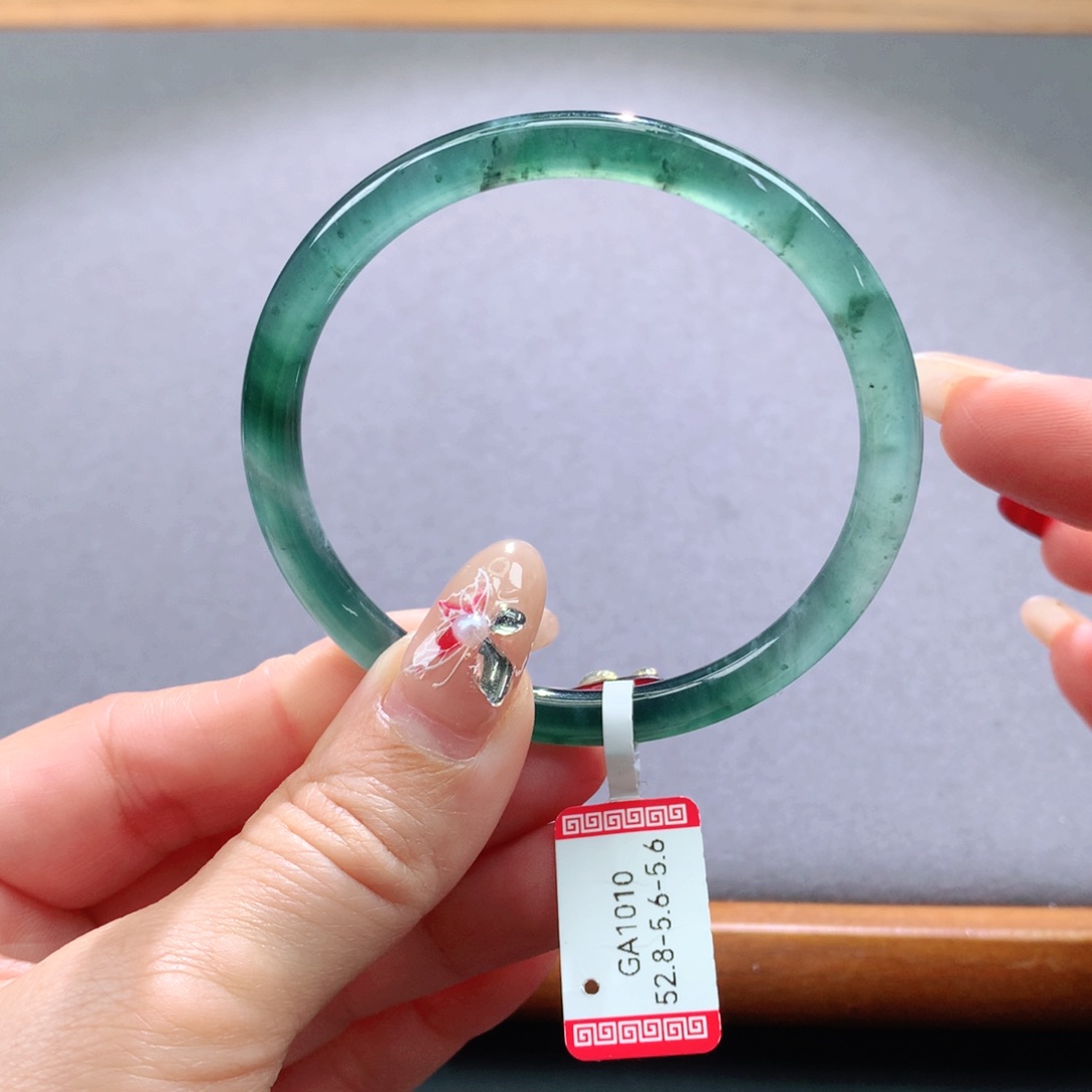 翡翠手镯未镶嵌天然翡翠手镯叮当镯