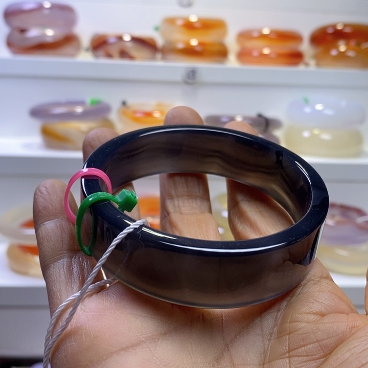 玛瑙/玉髓手镯未镶嵌