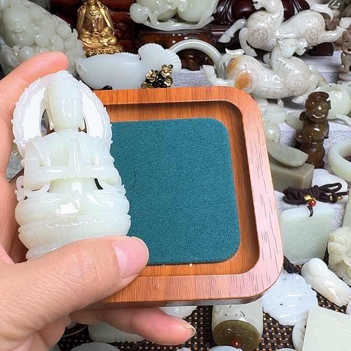 挣***扎瓷片新号开播瓷盘一件