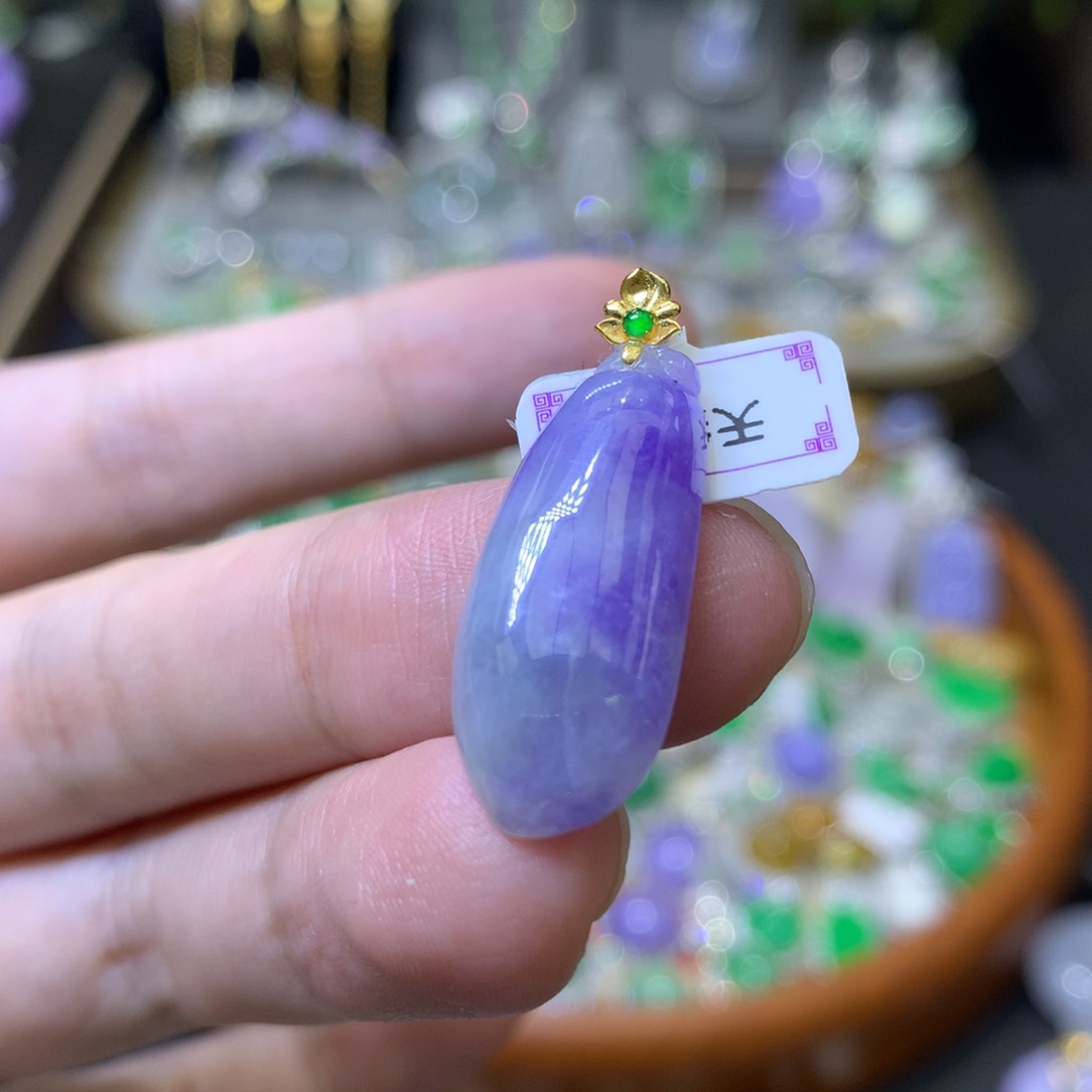 颈饰18K金镶嵌翡翠