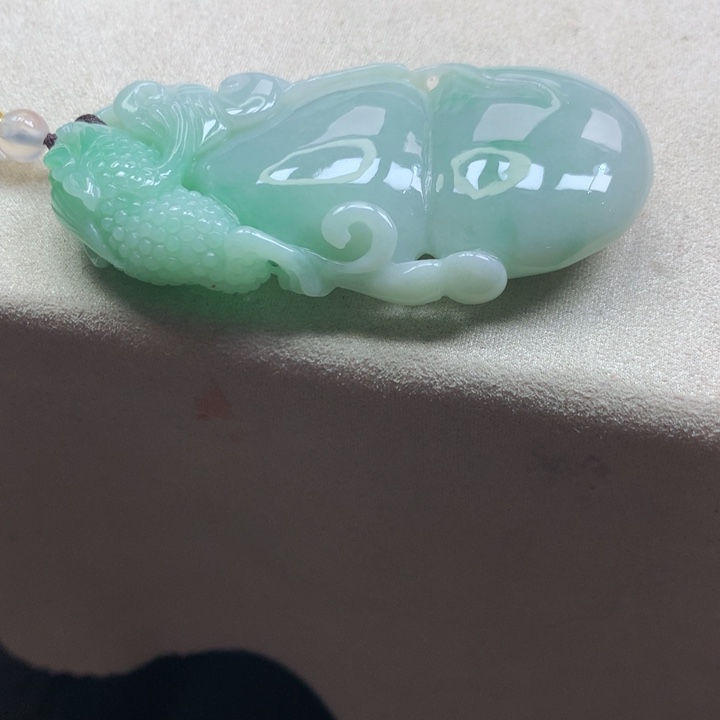 翡翠颈饰未镶嵌吊坠