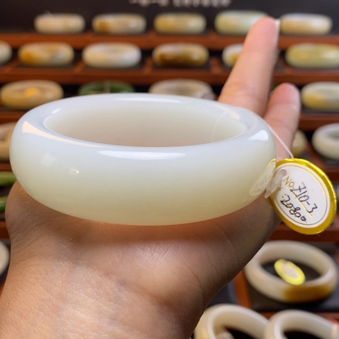 精品和田玉白玉手镯