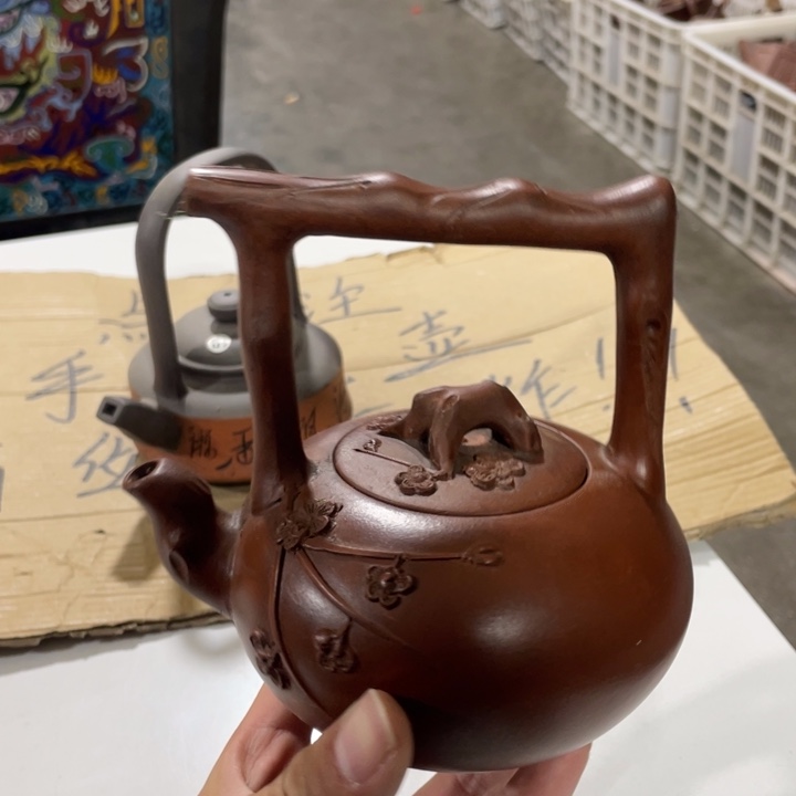 老厂紫砂壶一件。
