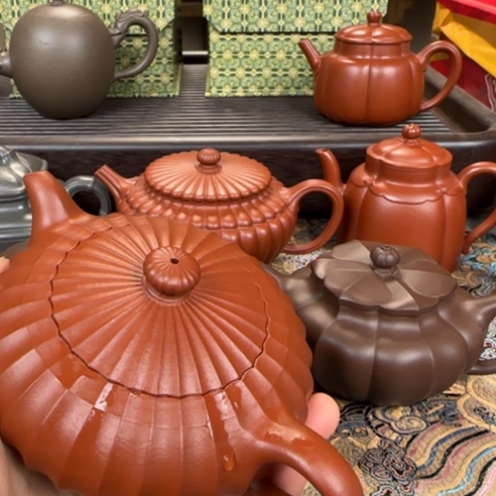 紫砂茶壶啡**属宜兴紫砂唯颂