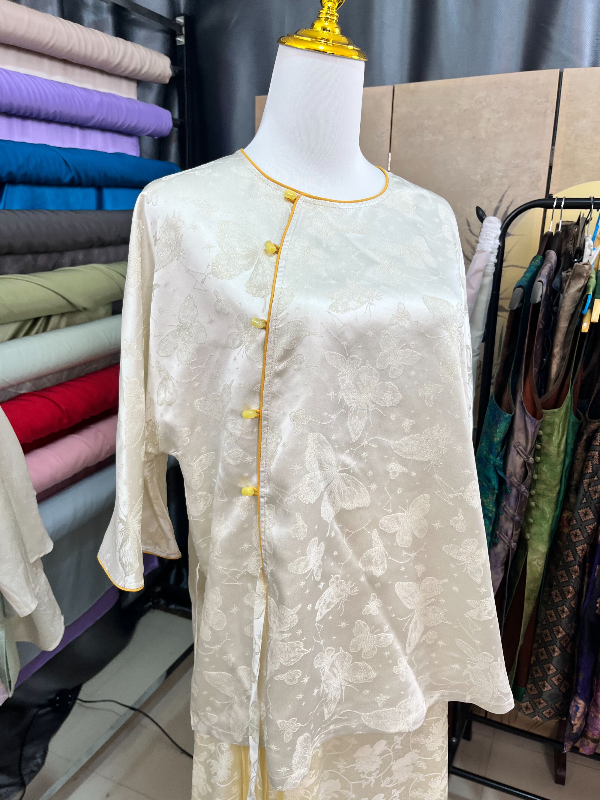 白色金通正绢毛衫专用链接