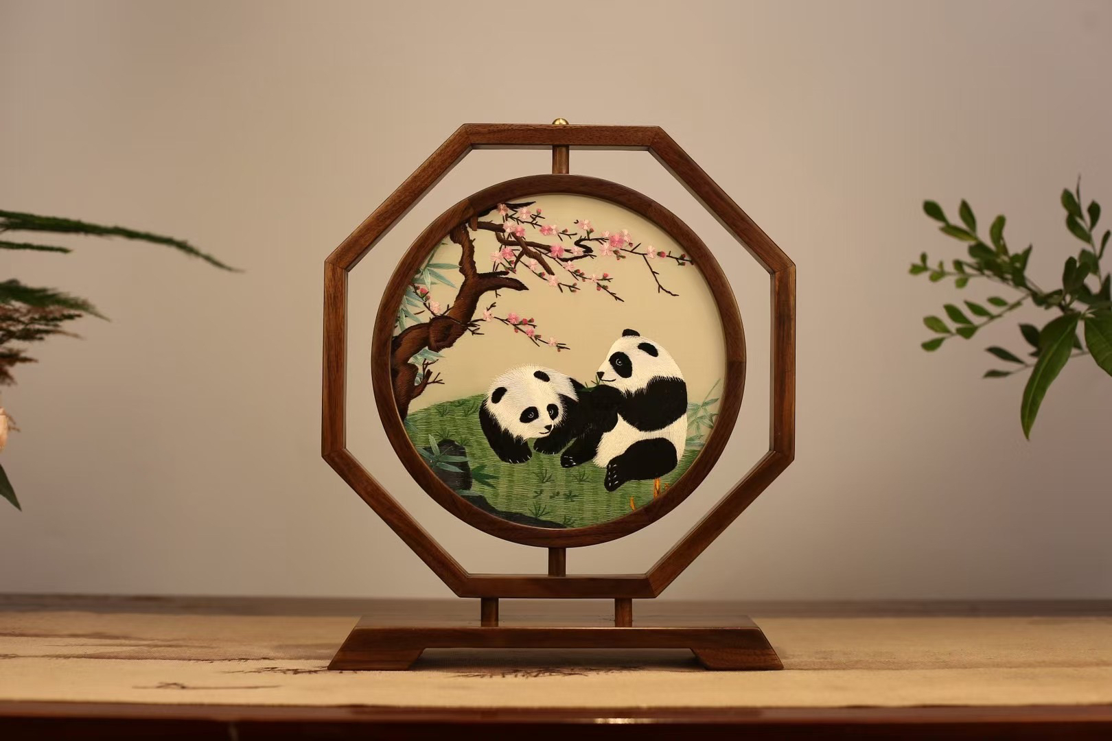 双面绣锦鲤台屏中国风礼品送老外手工刺绣摆件苏绣摆台