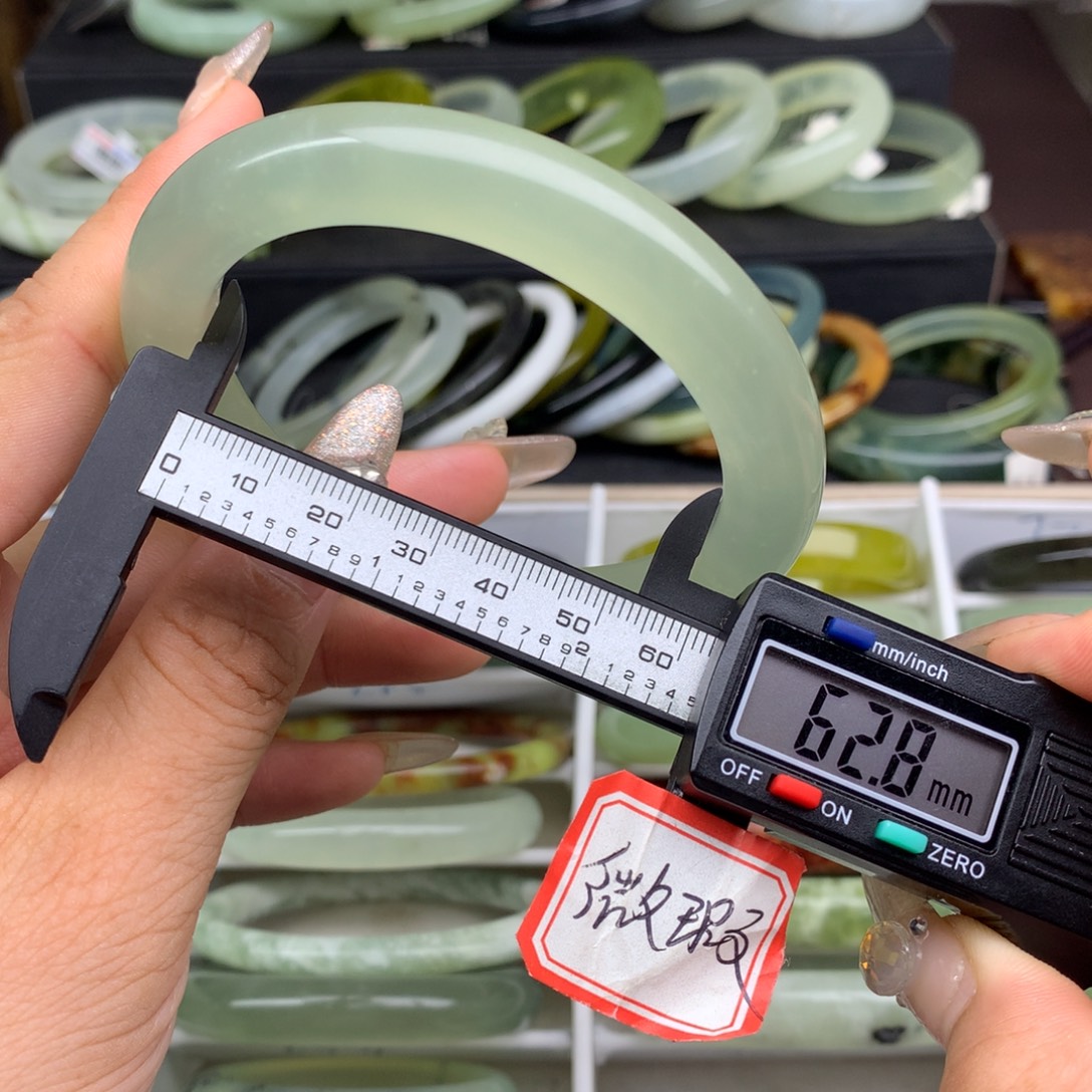 未镶嵌蛇纹石玉手镯704