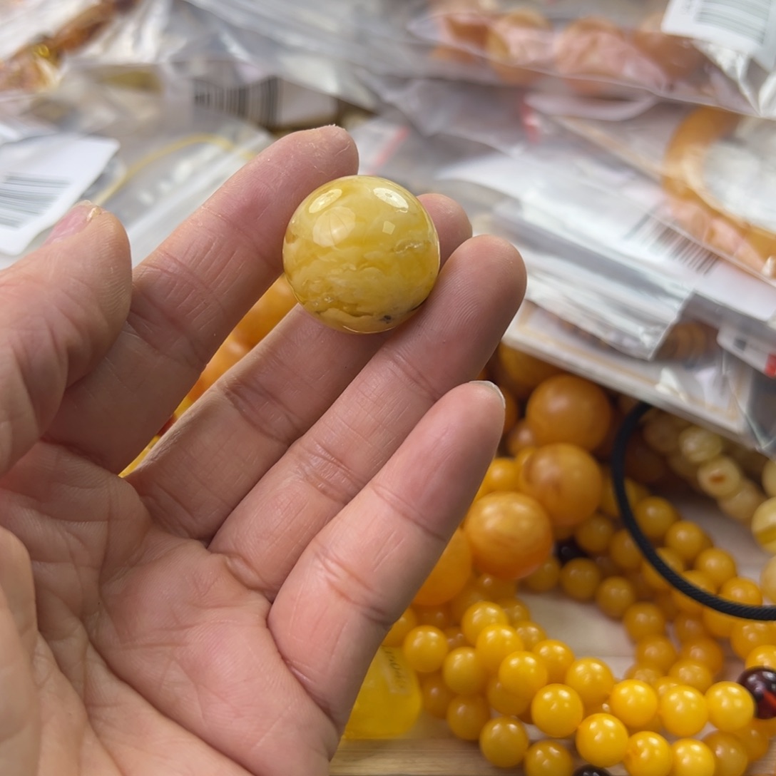 琥珀珠宝奇石未镶嵌