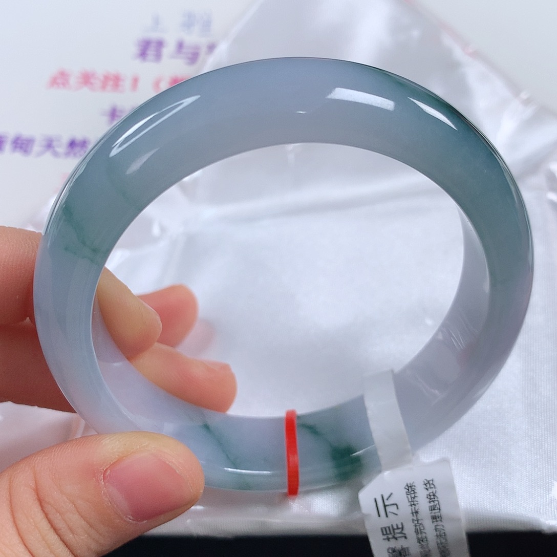 翡翠手镯未镶嵌茜****～ 正圈