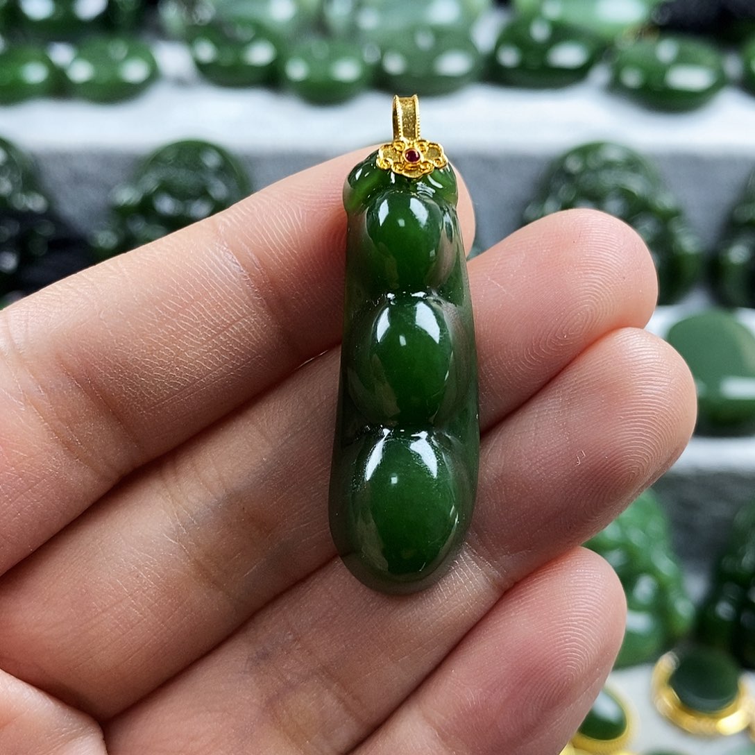 和田玉（碧玉）未镶嵌颈饰