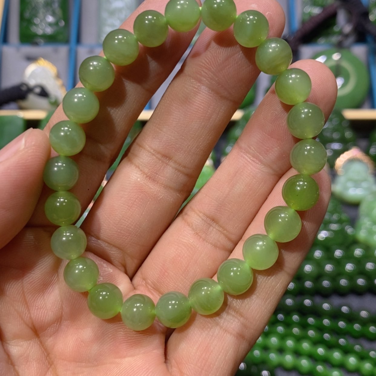 【闪购商品】和田玉吊坠(不含链)未镶嵌浅阳绿手串 8