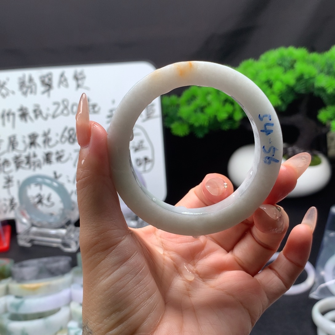 未镶嵌手镯定制翡翠