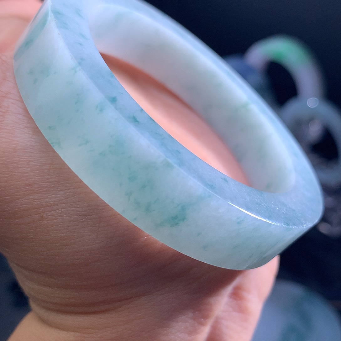 定制翡翠燕子强推9未镶嵌