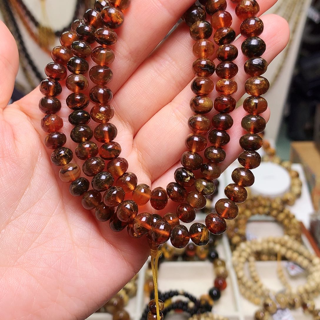 琥珀未镶嵌裸石7/血蜡108-519