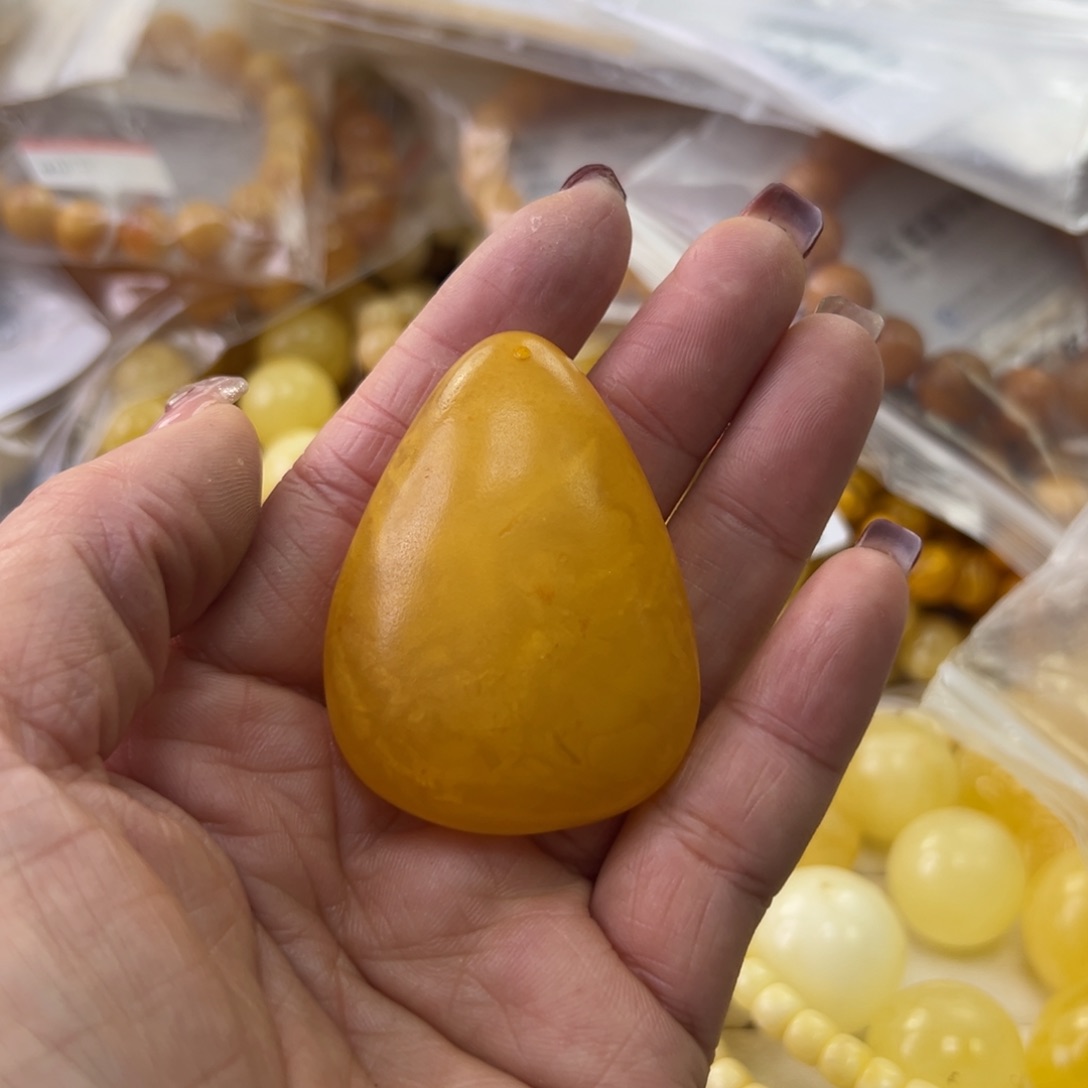 琥珀珠宝奇石未镶嵌