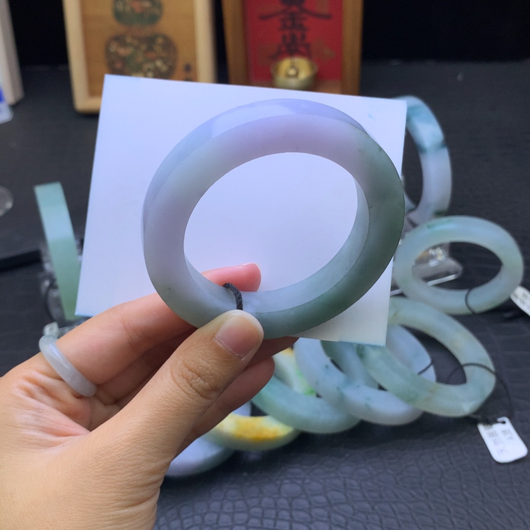 定制翡翠未镶嵌翡翠手镯