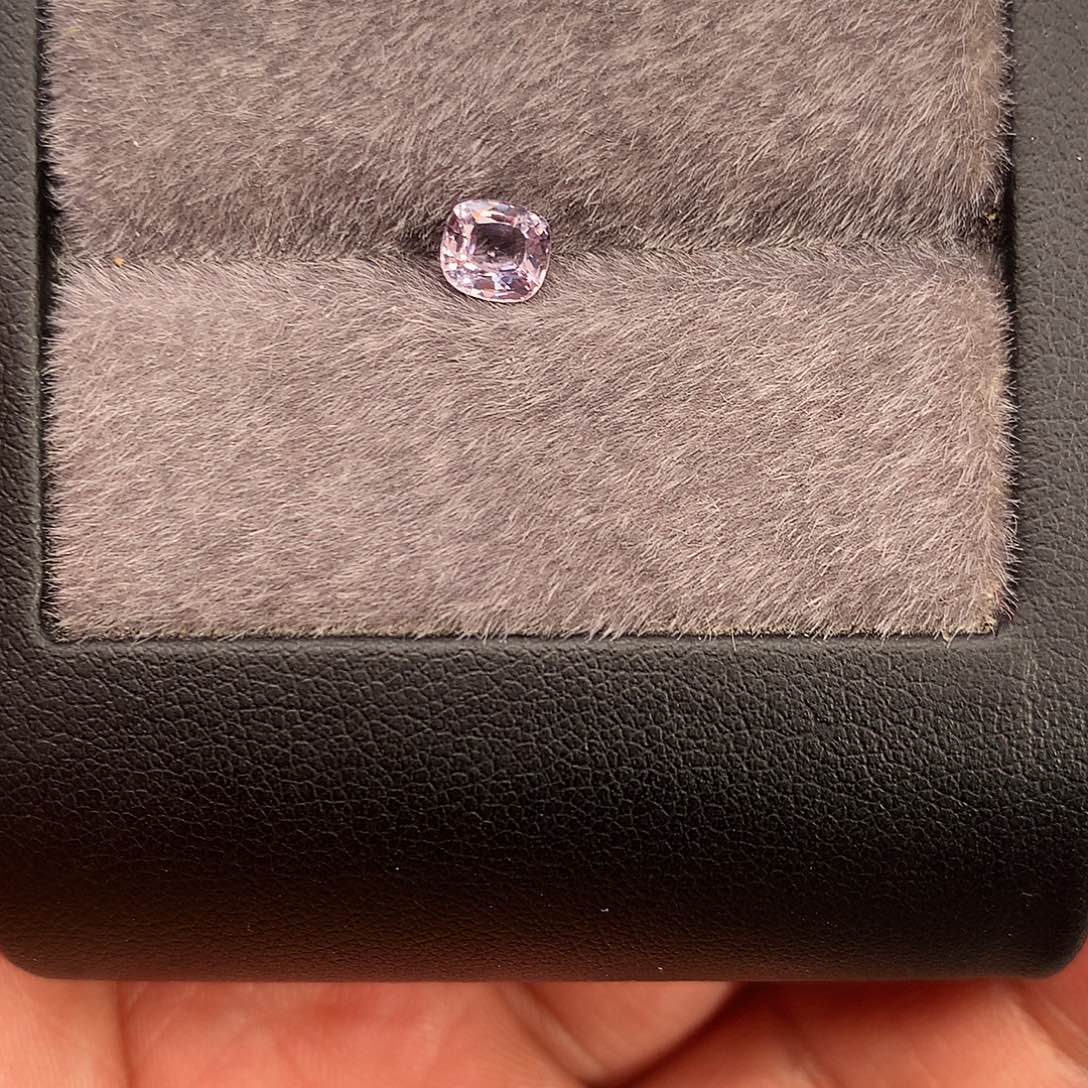 尖晶石裸石0.62Ct晶体干净