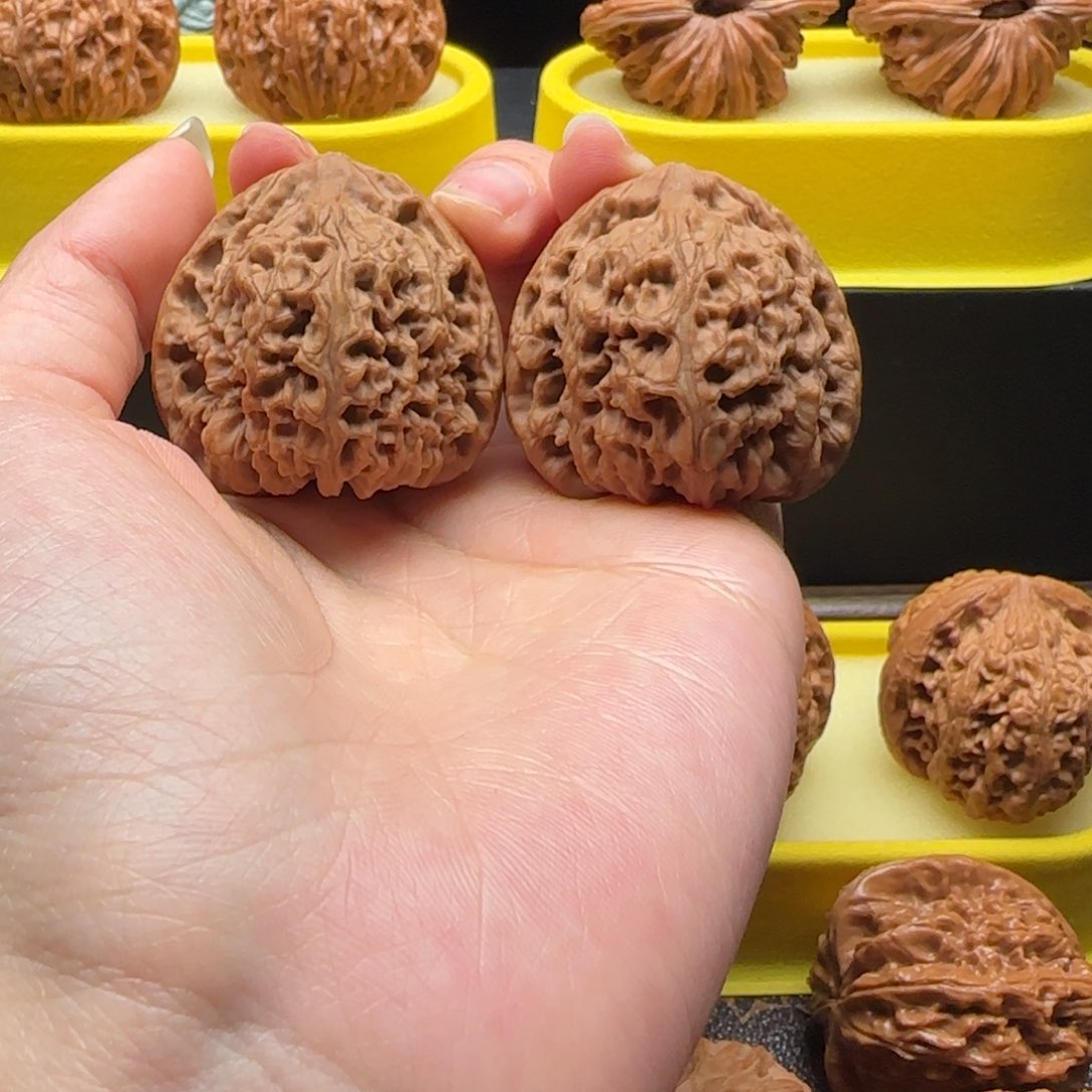 文玩核桃把件41三角疆