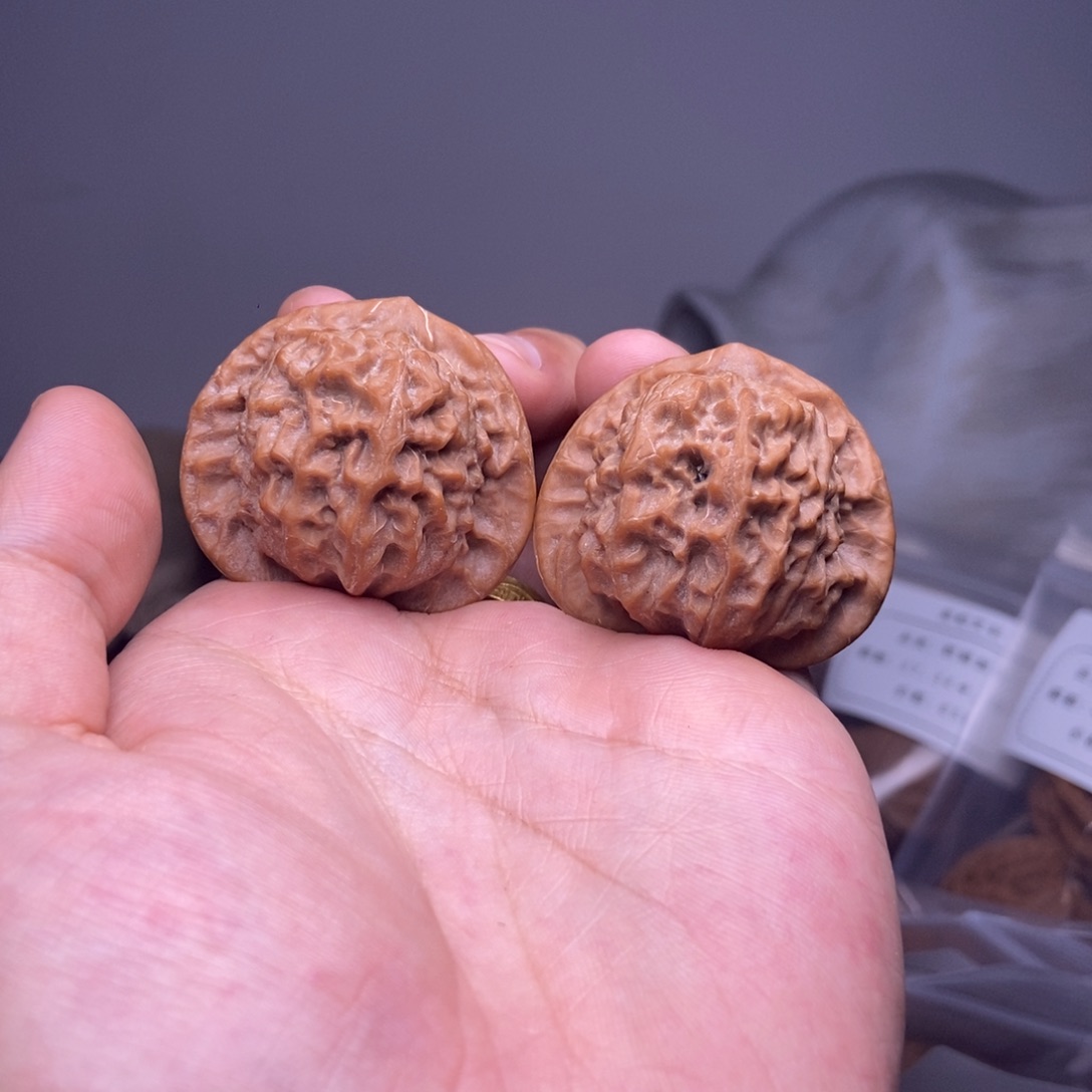 吊坠文玩核桃全品40-瓷娃娃头货对红皮山地