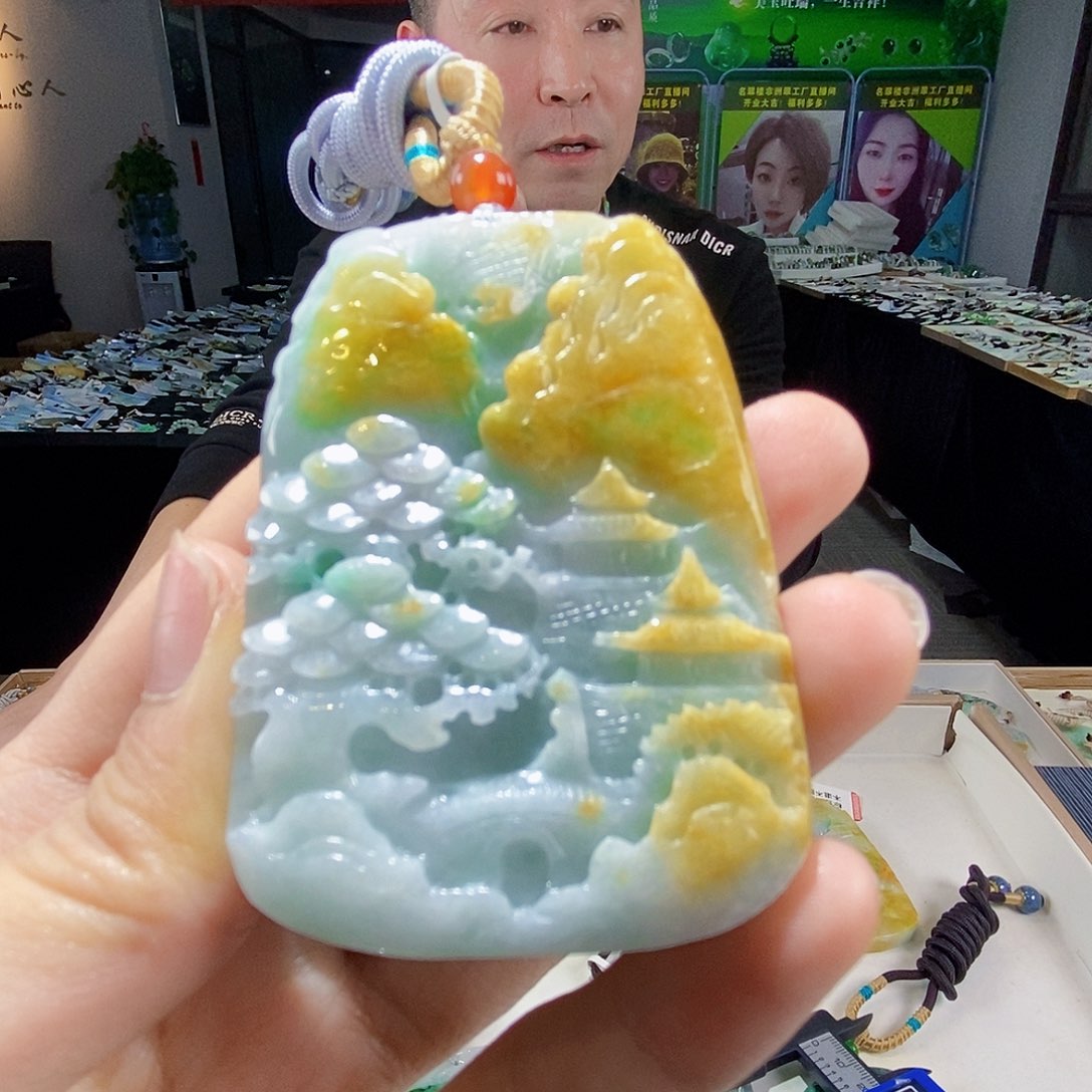 颈饰未镶嵌翡翠翡翠