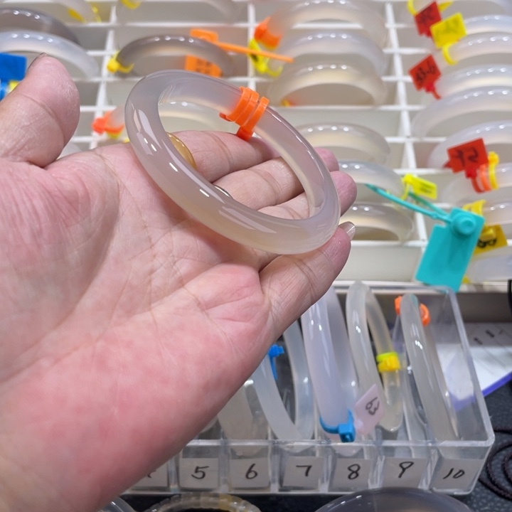 玛瑙/玉髓未镶嵌手镯