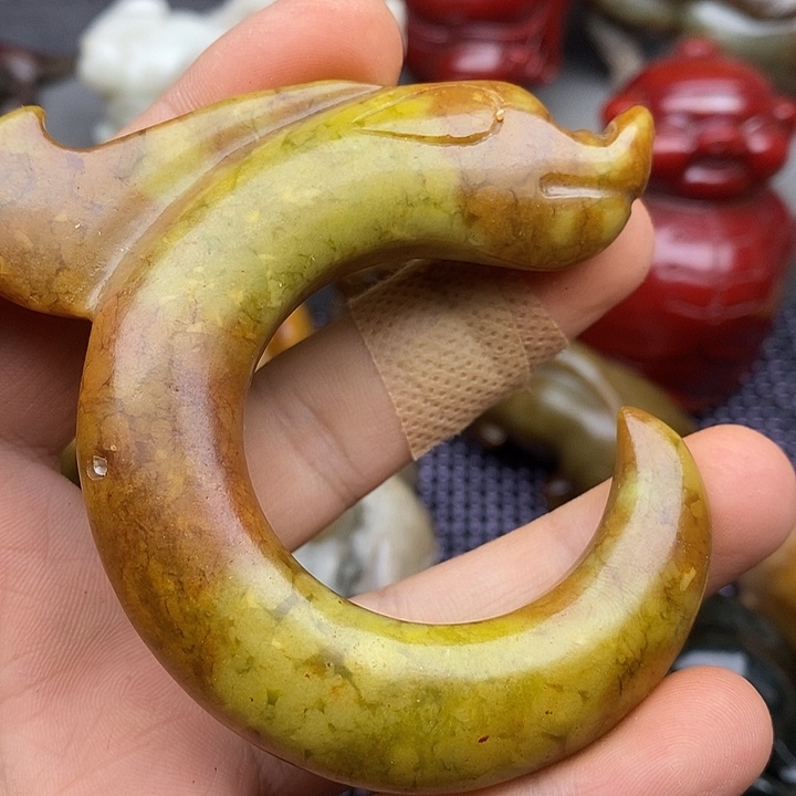 未镶嵌蛇纹石玉颈饰