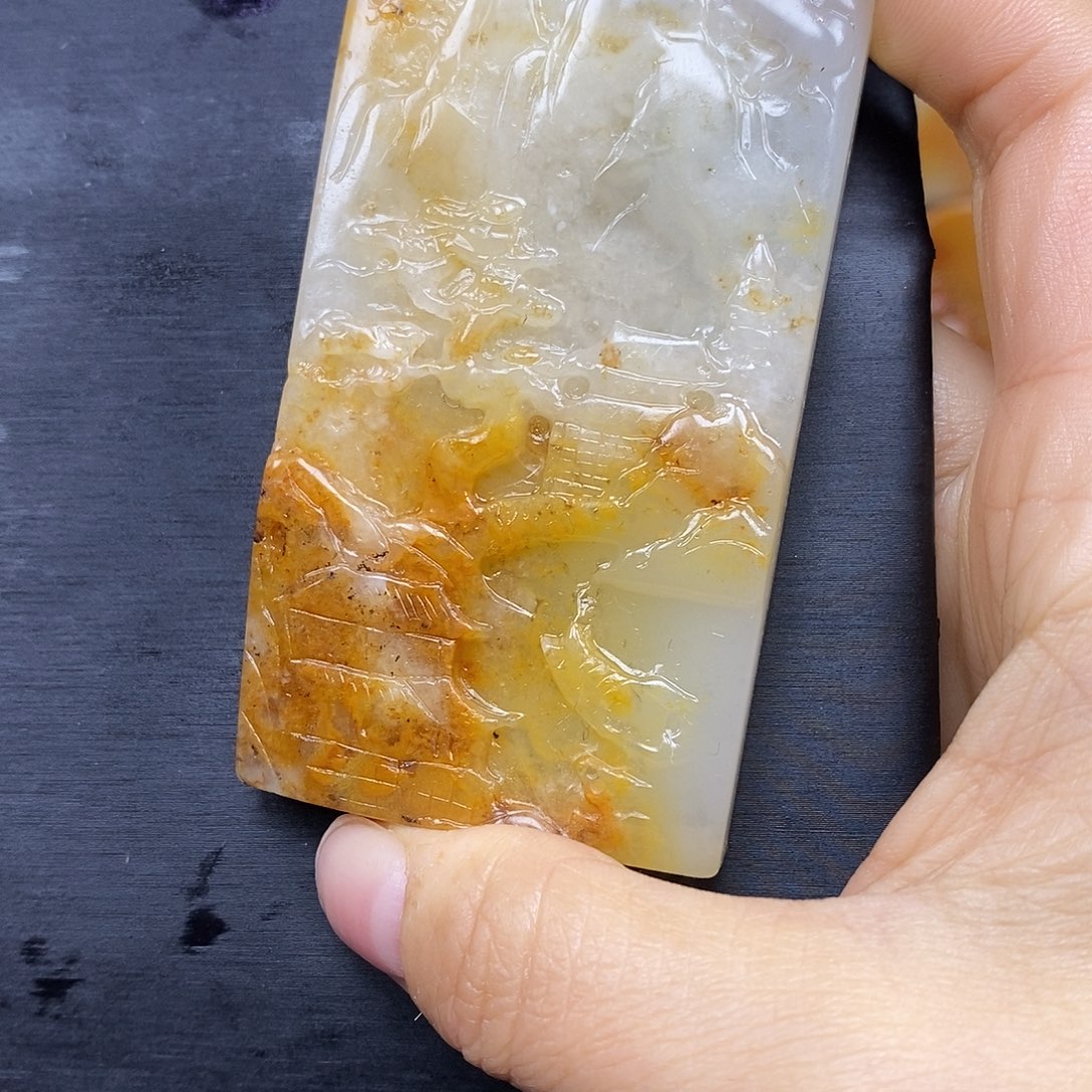 石英质玉（黄龙玉）颈饰未镶嵌