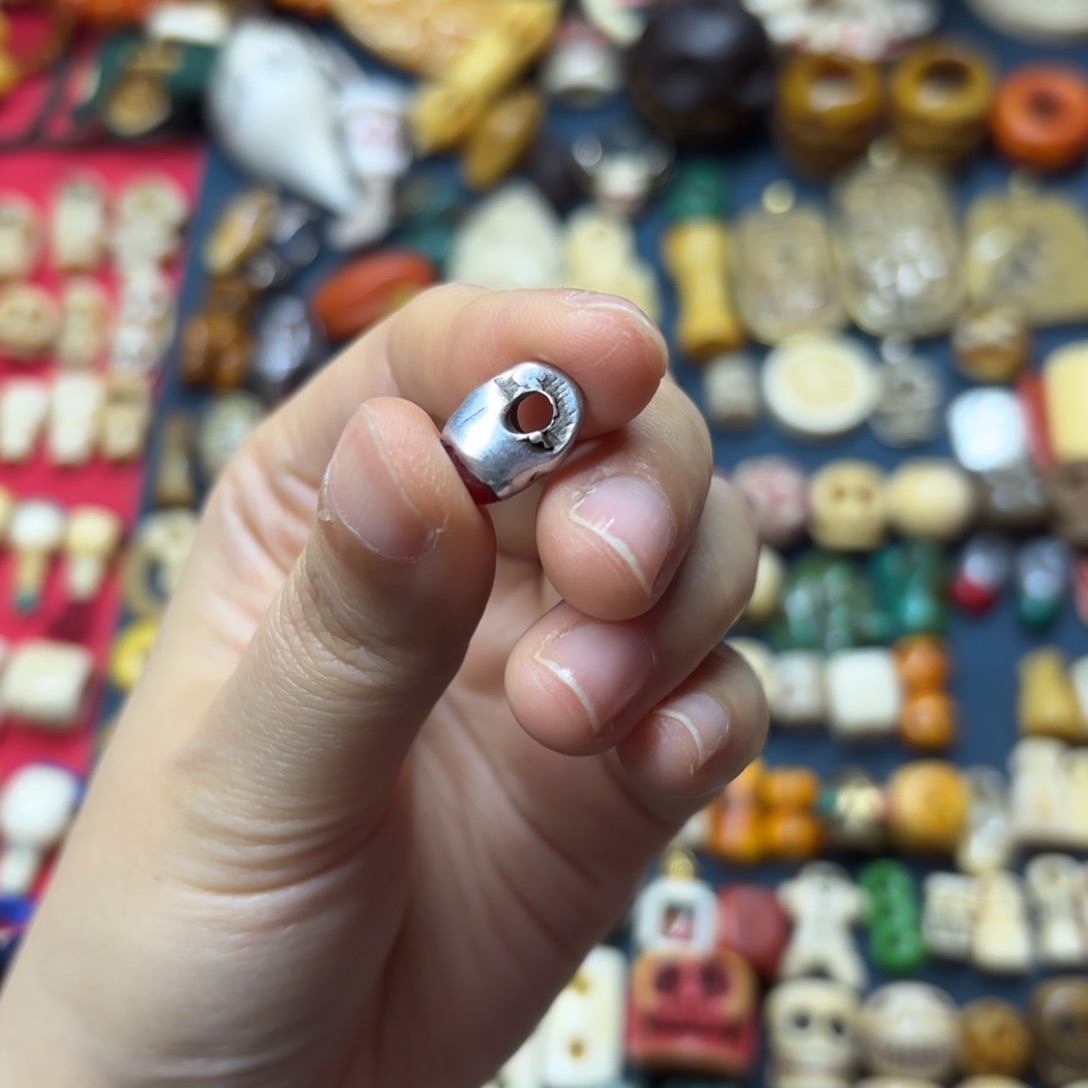 阿*配饰和化妆师工作等多