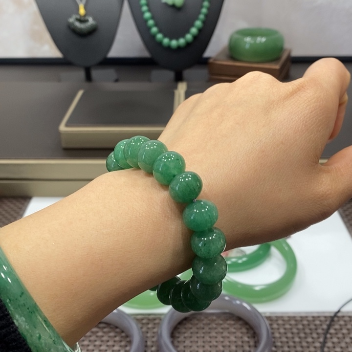 东陵石手镯未镶嵌