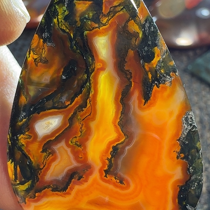 广***泓玛瑙/玉髓未镶嵌颈饰