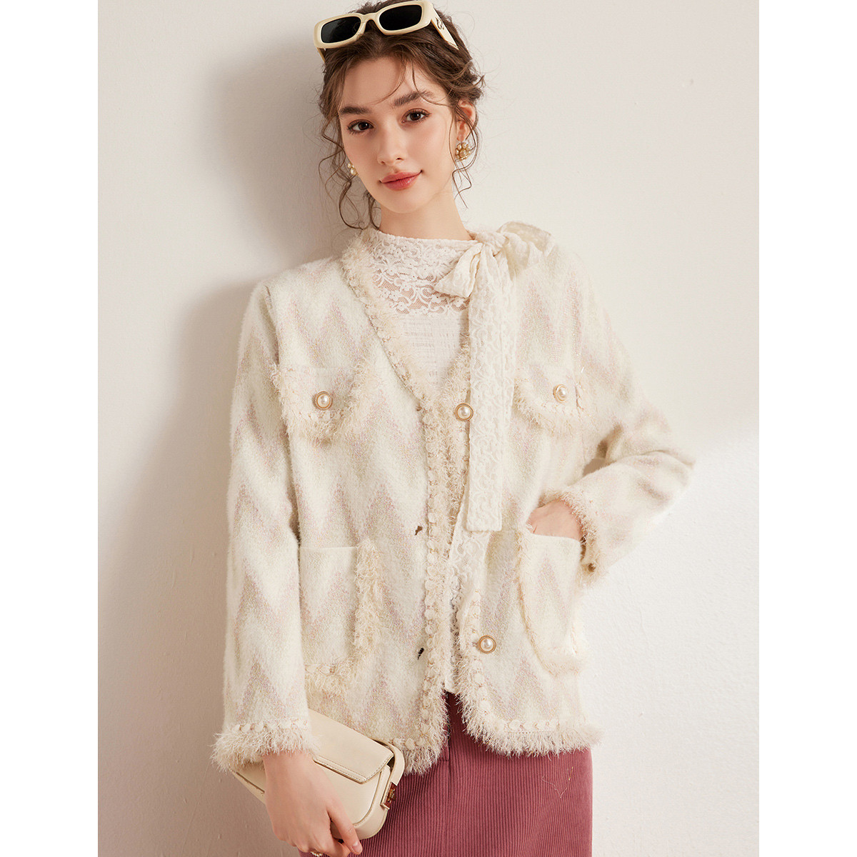 白鹿语冬款时尚单排扣开衫须边对称口袋撞色织带外套女BX10482