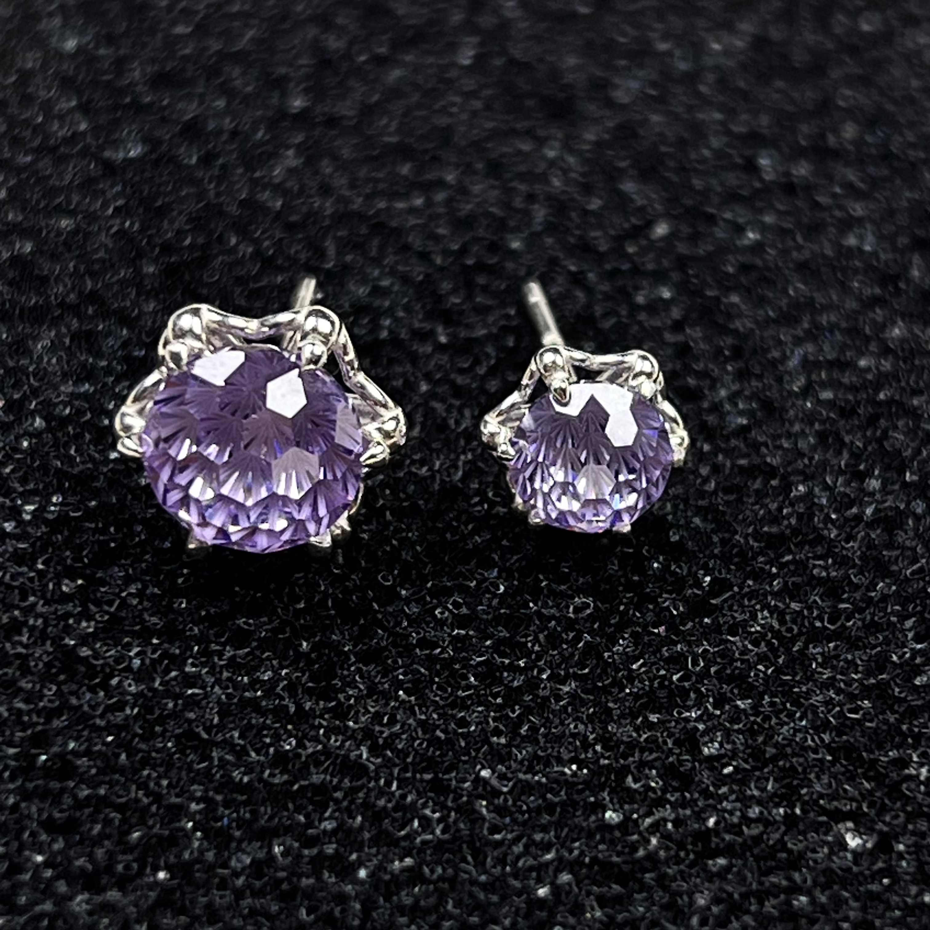 925银合成锆石耳饰 纯银斯里兰卡樱花切工 六爪耳钉 紫色精致耳饰