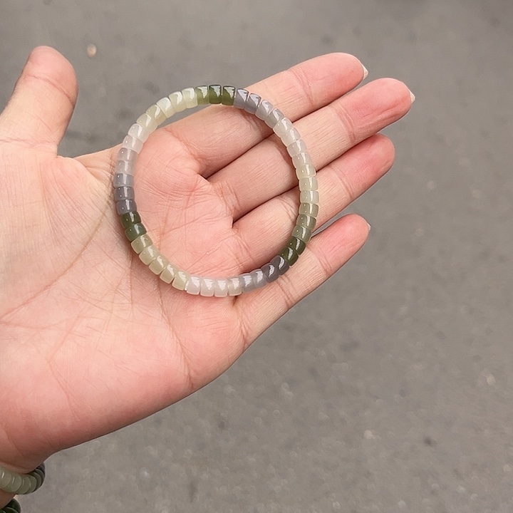 和田玉未镶嵌颈饰直切6毫米多宝