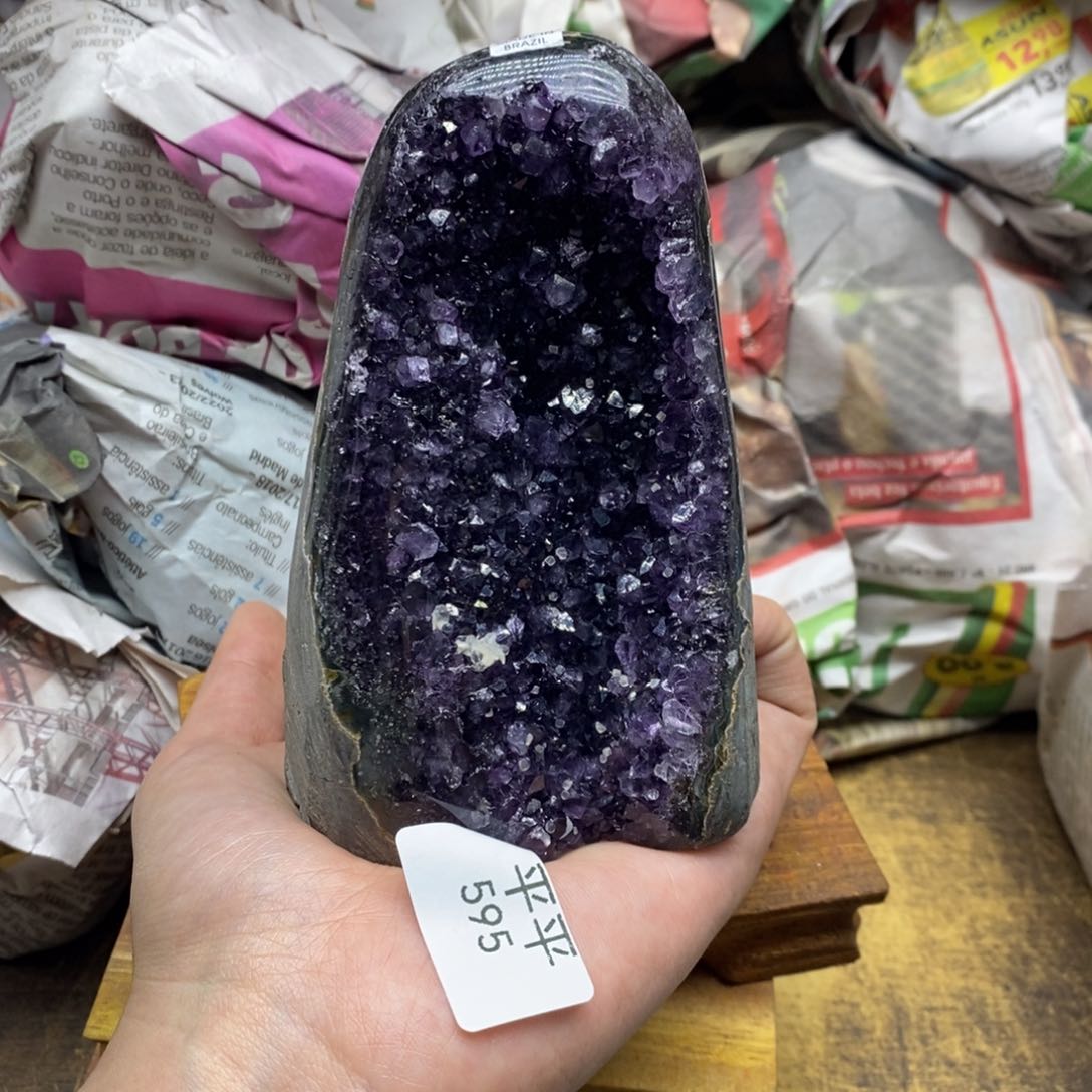 紫晶乌拉圭未镶嵌