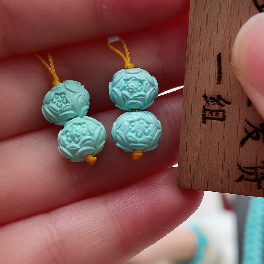 绿松石颈饰未镶嵌