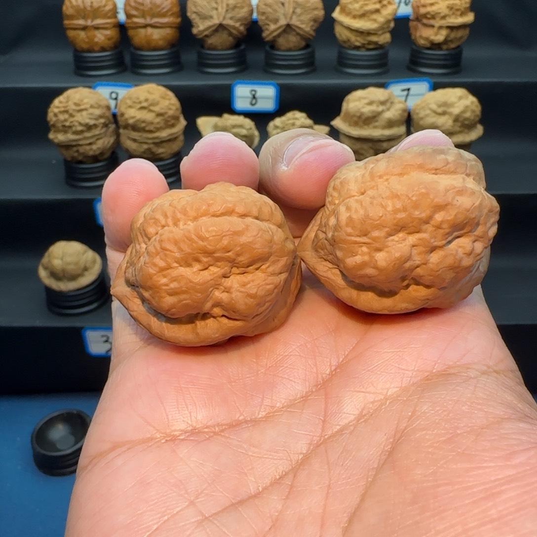 萬****桃核把件大羊头蟾