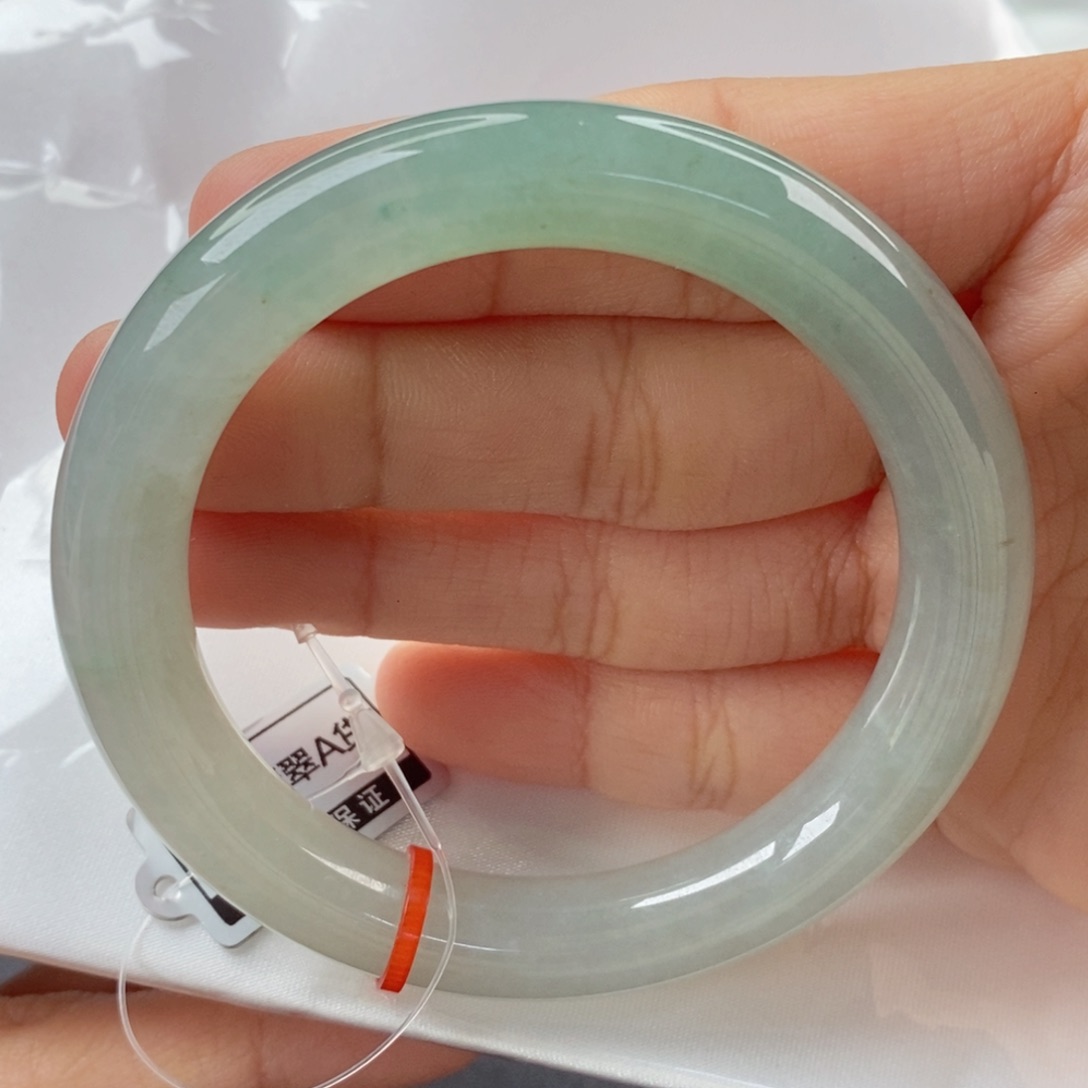 翡翠手镯（圆镯）未镶嵌53.4圈