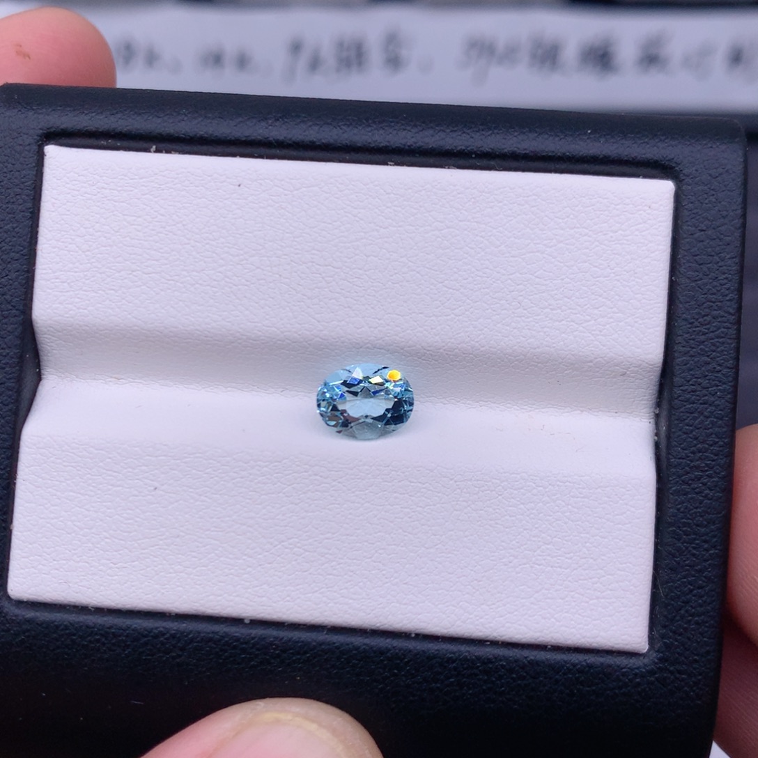 海蓝宝石裸石1.36克拉