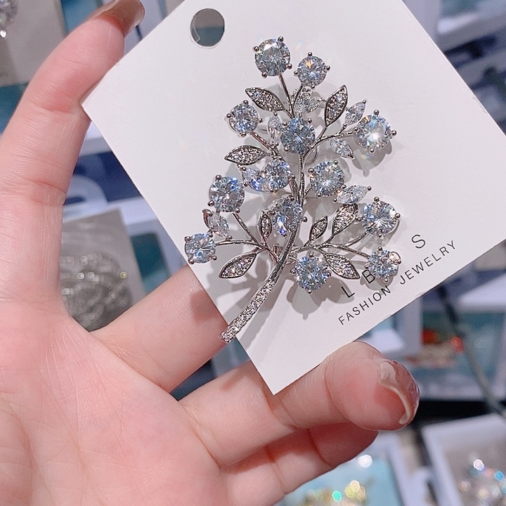 锆石铜合金树叶胸针